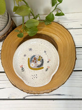 Load image into Gallery viewer, #043 - Snail patterned white speckled Spoon rest