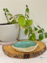 Load image into Gallery viewer, #009 - beach colour Spoon rest