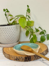 Load image into Gallery viewer, #008 - beach colour Spoon rest