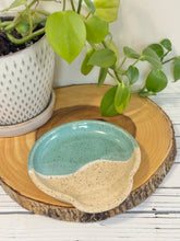 Load image into Gallery viewer, #008 - beach colour Spoon rest