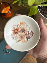 Load image into Gallery viewer, #0198 - Floral on white clay Collaboration ring dish
