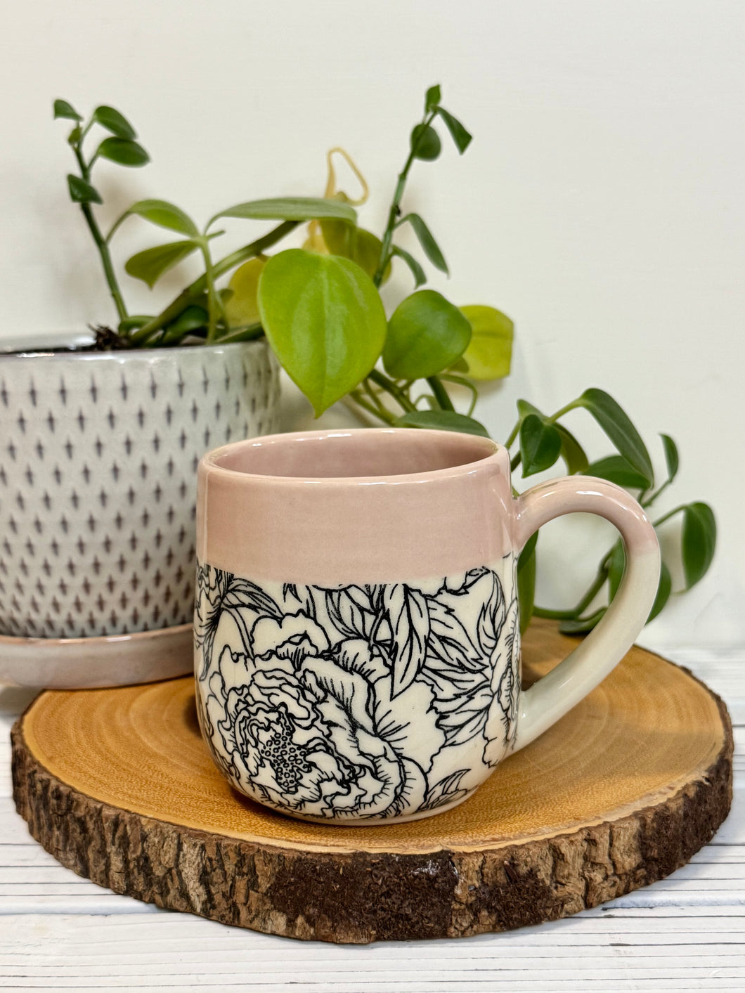 #006 - 16 oz. Peony patterned mug with pink rim